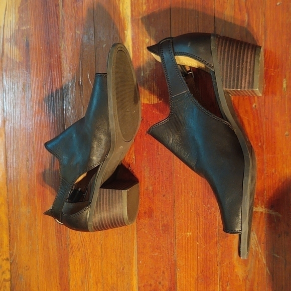 Lucky Brand Black Leather Sandals with Block Heel Sz 9 - Picture 6 of 10